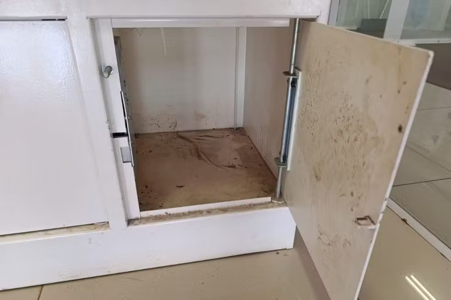 Center 69242a27af592